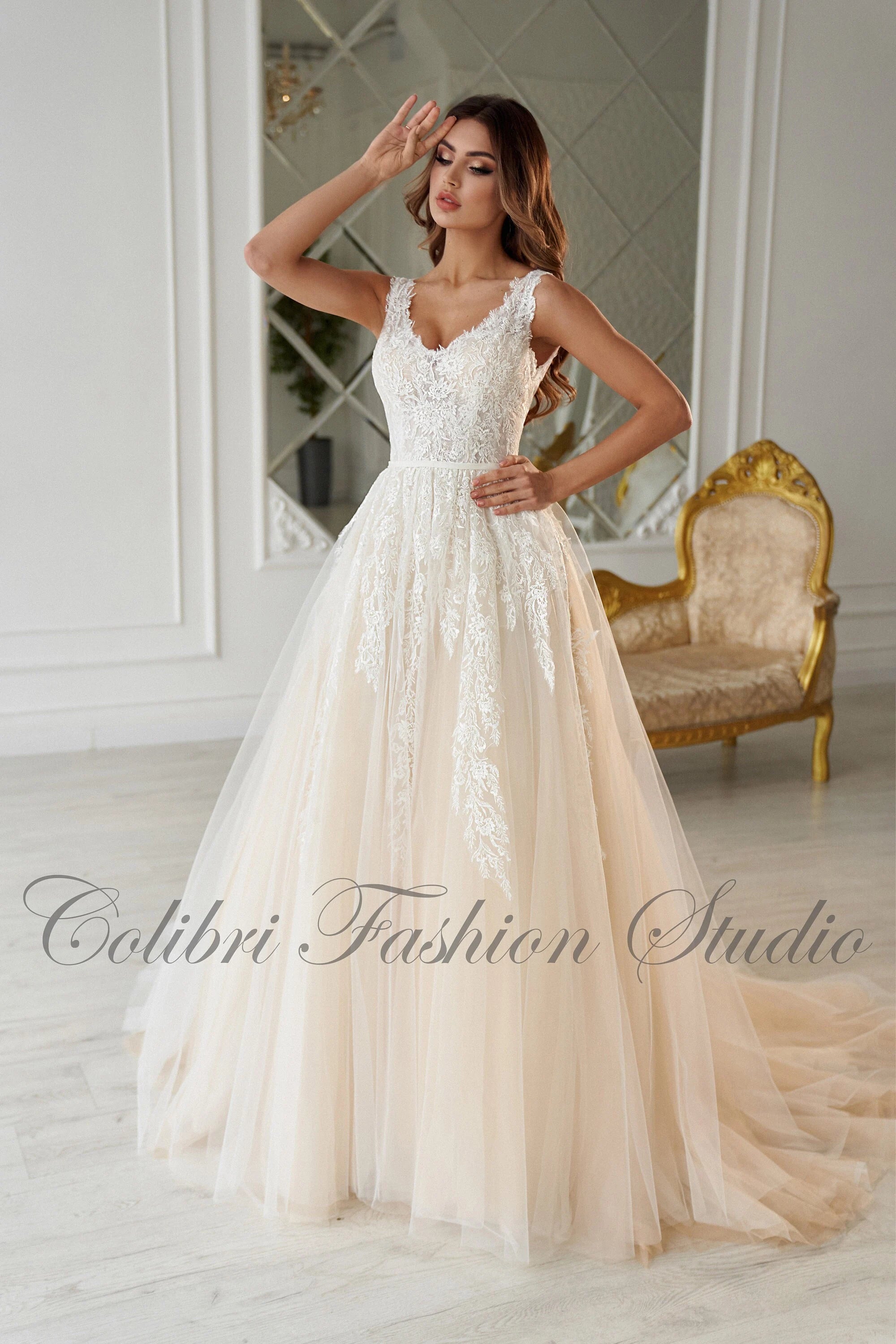 Wedding dress a-line, Long wedding dress, Tulle wedding dress, Sleeveless bridal gown, Wedding dress with train, Bridal gown lace