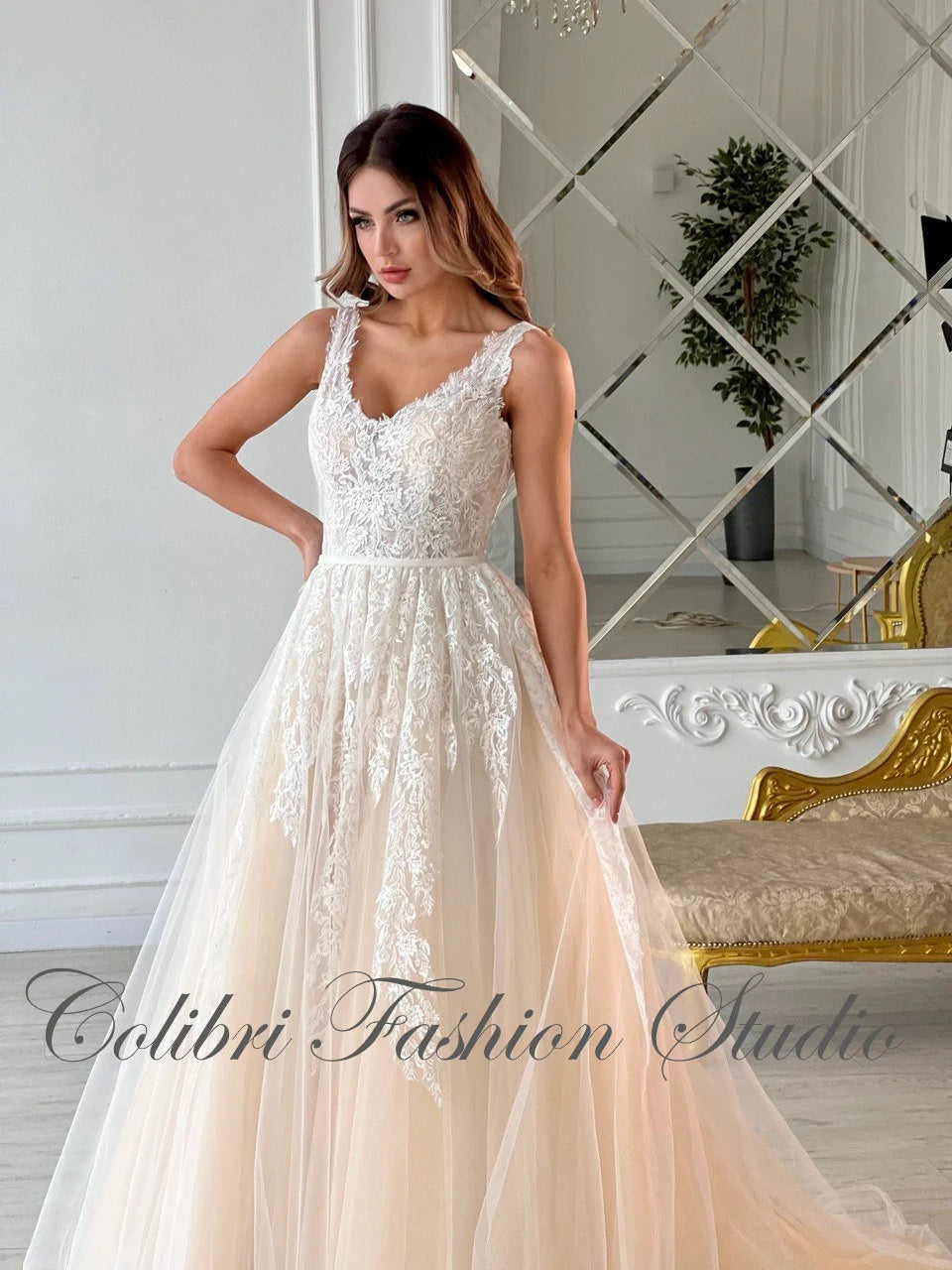 Wedding dress a-line, Long wedding dress, Tulle wedding dress, Sleeveless bridal gown, Wedding dress with train, Bridal gown lace