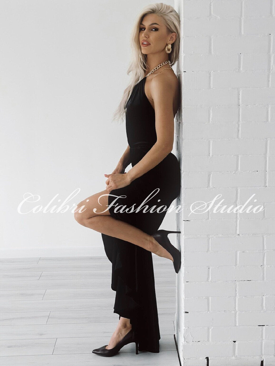 70s velvet dress 70s velvet dress sleeveless woman dress with train retro velvet dress Colibri Fashion 70s velvet dress 70s velvet dress sleeveless woman dress with train retro velvet dress Colibri Fashion