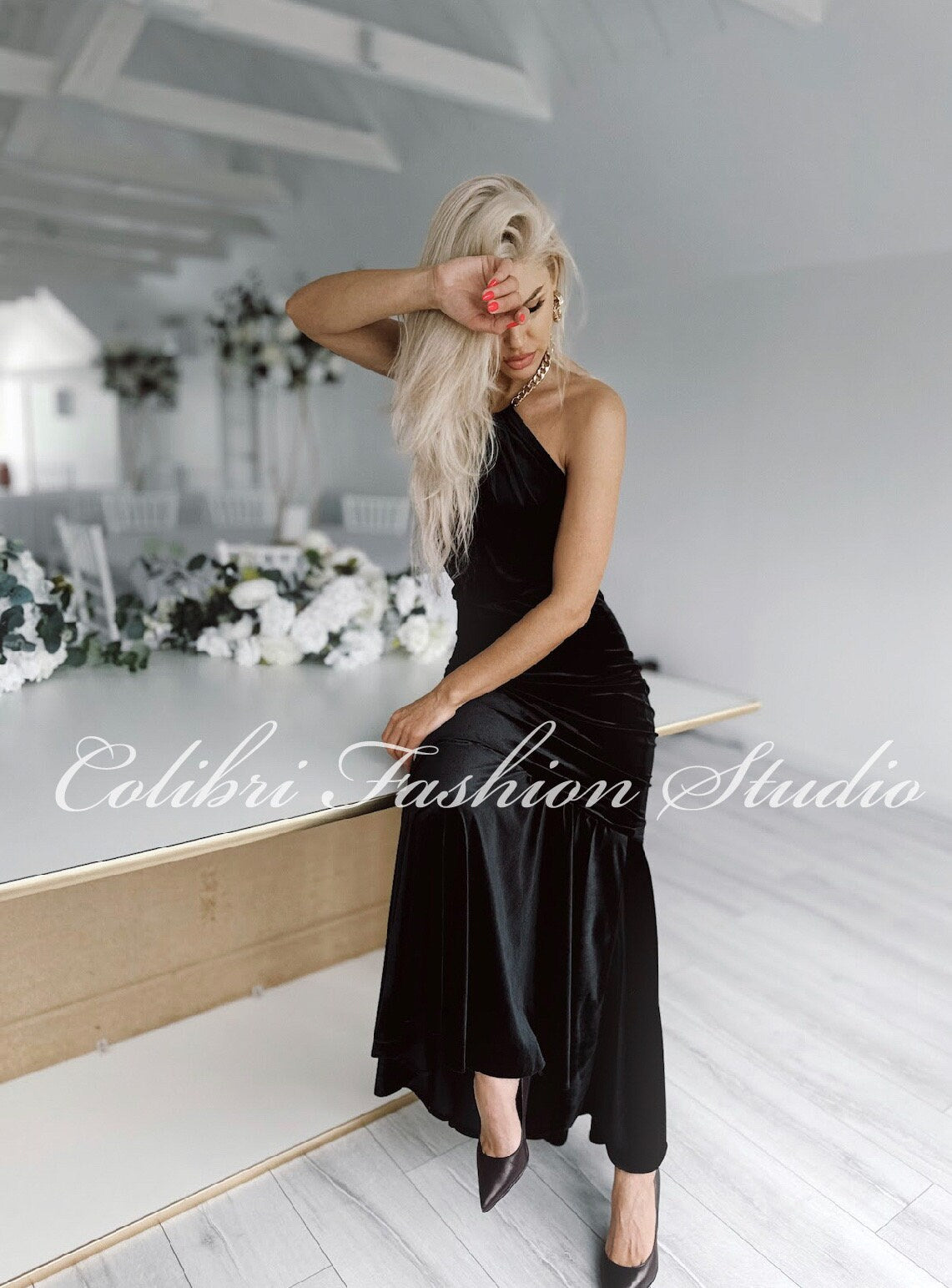 Bridesmaid velvet dress gothic black 70s velvet dress sleeveless woman Colibri Fashion Studio Bridesmaid velvet dress gothic black 70s velvet dress sleeveless woman Colibri Fashion Studio