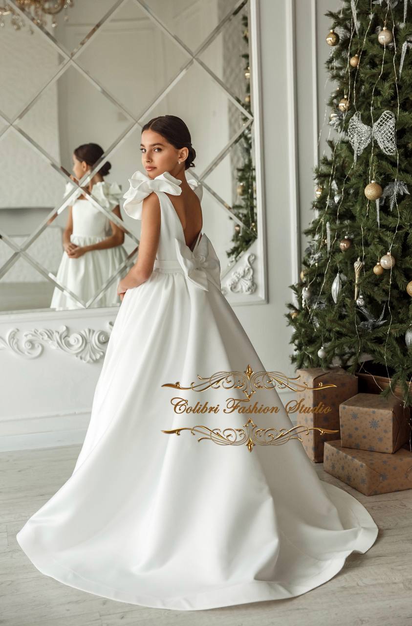 white jr bridesmaid dresses Off white flower girl dress, Satin girl dress with train, Junior bridesmaid dress puffy sleeves, Girl baby girl dress with flowers on shoulders